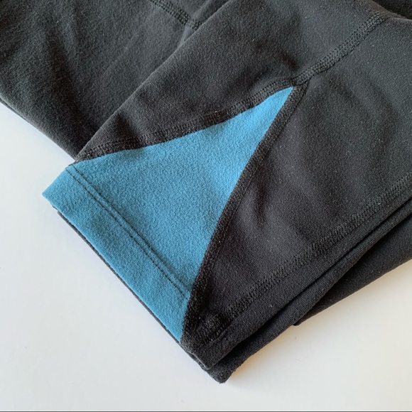 ♡ Beyond Yoga Capri Leggings - Picture 5 of 6